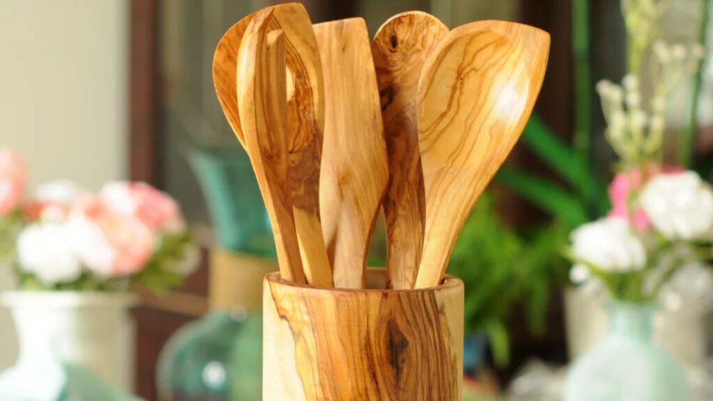 Gifting the Warmth of Olive Wood Utensil Sets