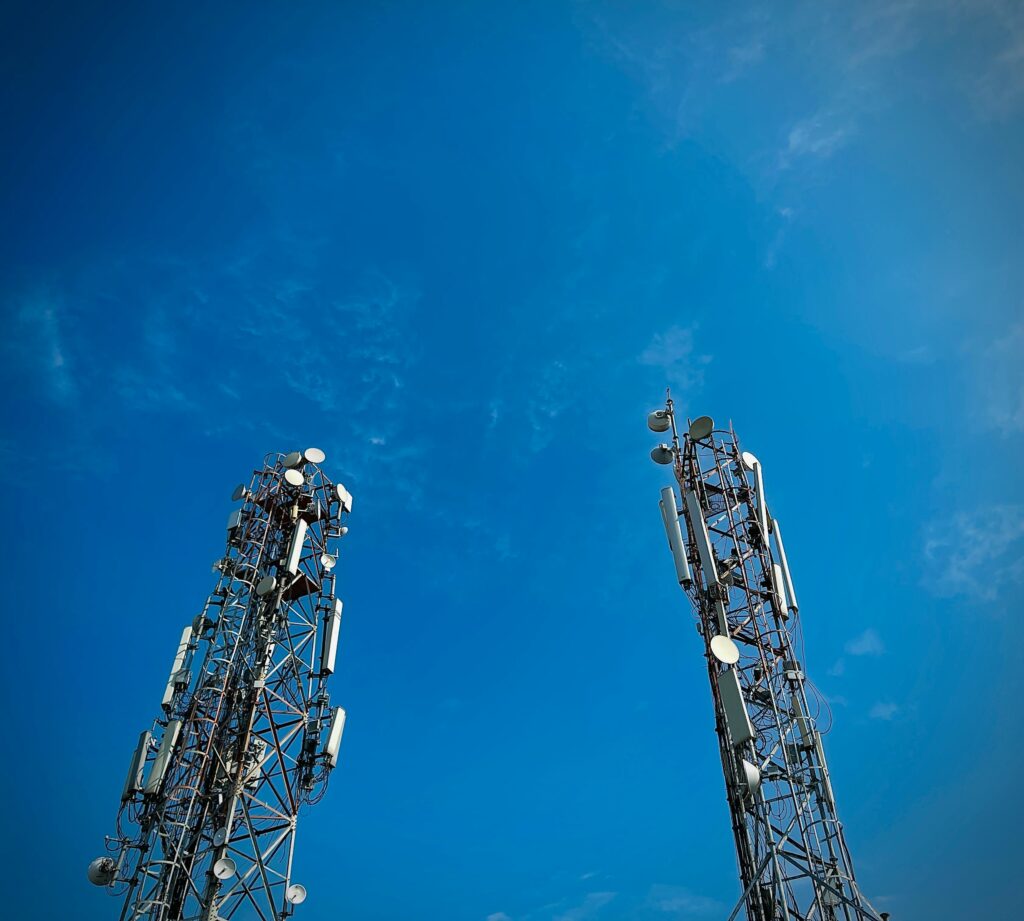 The Simple Genius of Four-Sided Self-Supporting Towers