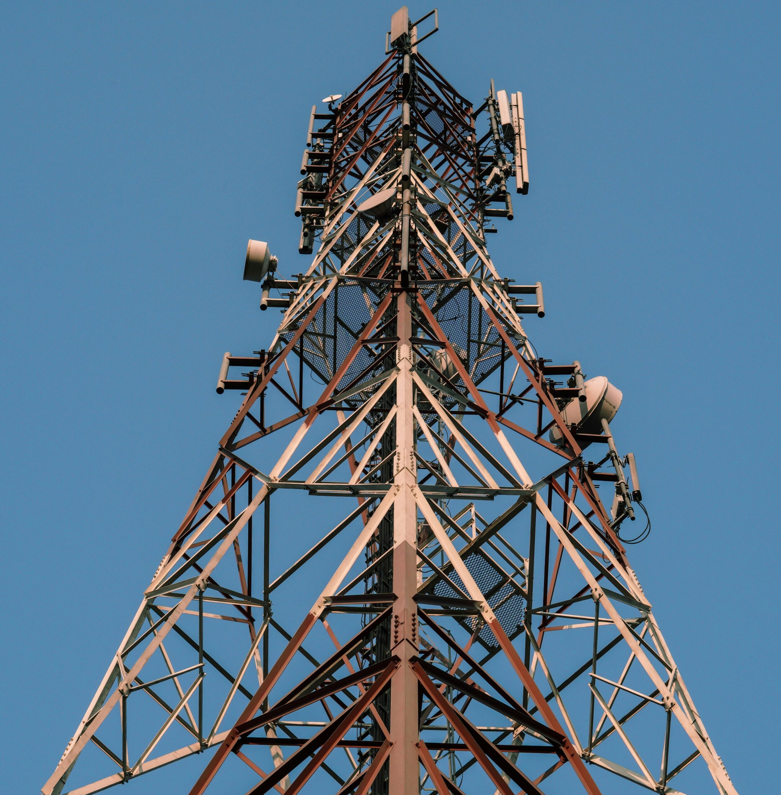 4 Sided Self-Support Tower Rule Modern Infrastructure